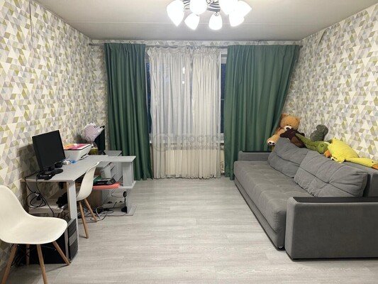 Продам однокомнатную (1-комн.) квартиру, Кленовый б-р, 23к2, Москва г