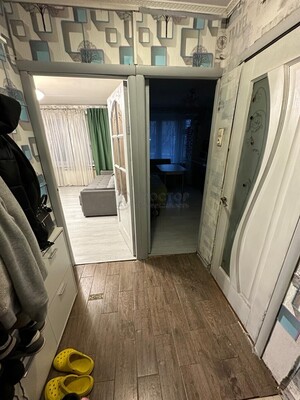 Продам однокомнатную (1-комн.) квартиру, Кленовый б-р, 23к2, Москва г