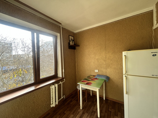 Продам однокомнатную (1-комн.) квартиру, 60 лет Октября ул, 17/65, Симферополь г