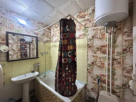 Продам однокомнатную (1-комн.) квартиру, 60 лет Октября ул, 17/65, Симферополь г