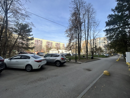 Продам однокомнатную (1-комн.) квартиру, 60 лет Октября ул, 17/65, Симферополь г