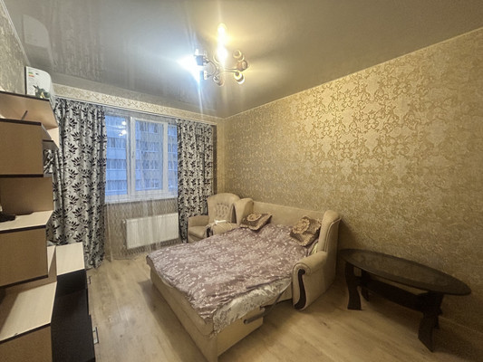 Продам однокомнатную (1-комн.) квартиру, Железнодорожная ул, 1г, Симферополь г