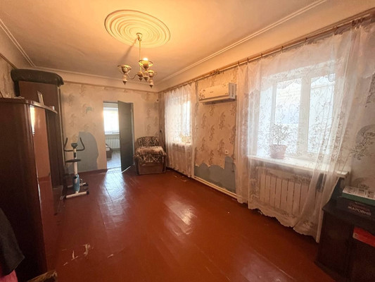 Продам трехкомнатную (3-комн.) квартиру, Ким ул, 9, Симферополь г