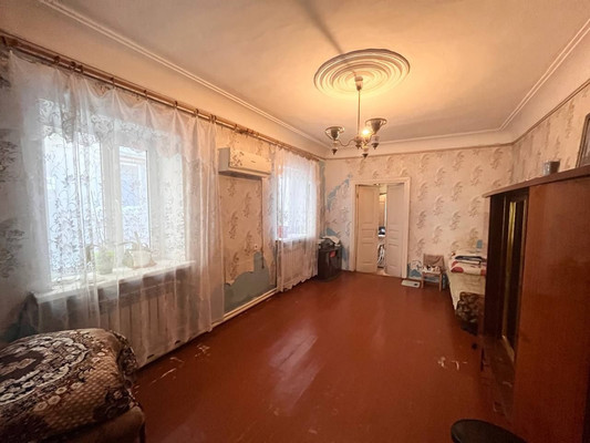 Продам трехкомнатную (3-комн.) квартиру, Ким ул, 9, Симферополь г