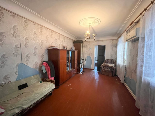 Продам трехкомнатную (3-комн.) квартиру, Ким ул, 9, Симферополь г