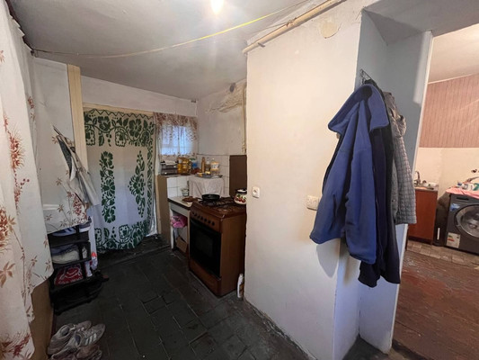 Продам трехкомнатную (3-комн.) квартиру, Ким ул, 9, Симферополь г