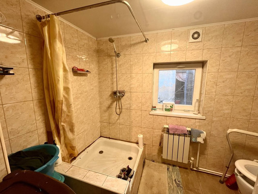 Продам трехкомнатную (3-комн.) квартиру, Ким ул, 9, Симферополь г