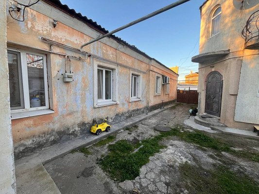 Продам трехкомнатную (3-комн.) квартиру, Ким ул, 9, Симферополь г