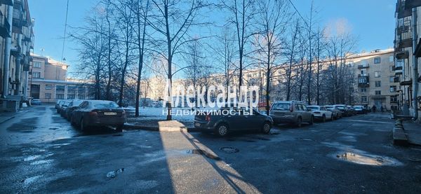 Продам двухкомнатную (2-комн.) квартиру, Бабушкина ул, 52, Санкт-Петербург г