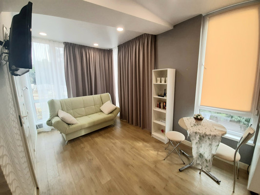 Продам двухкомнатную (2-комн.) квартиру, Волжская (Центральный р-н) ул, 16, Сочи г