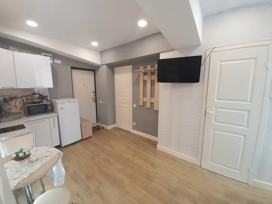 Продам двухкомнатную (2-комн.) квартиру, Волжская (Центральный р-н) ул, 16, Сочи г