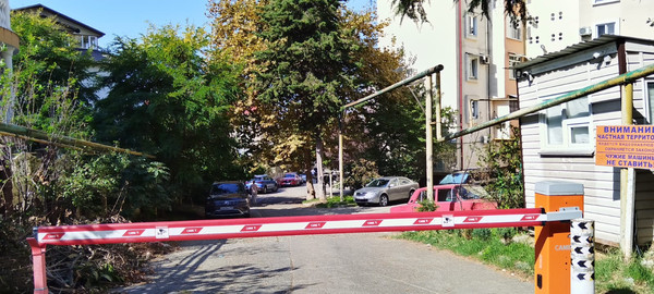 Продам двухкомнатную (2-комн.) квартиру, Дивноморская (Хостинский р-н) ул, 12, Сочи г