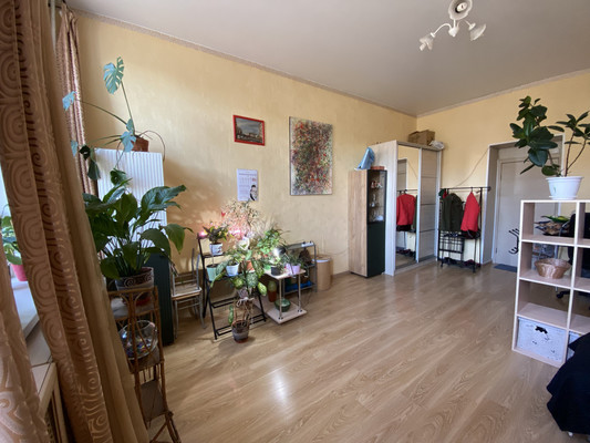 Продам комнату в 4-комн. квартире, Обводного канала наб, 142/16, Санкт-Петербург г