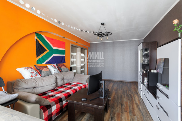 Продам трехкомнатную (3-комн.) квартиру, Крымская ул, 25, Боброво рп