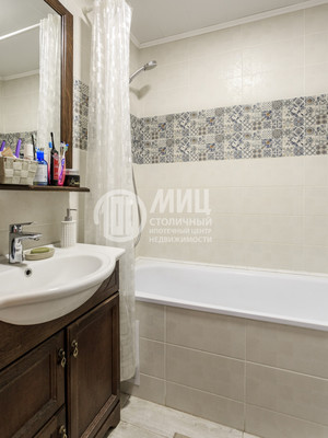 Продам трехкомнатную (3-комн.) квартиру, Крымская ул, 25, Боброво рп