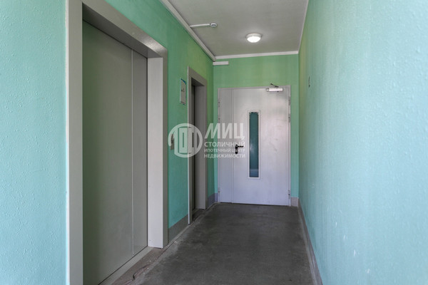 Продам трехкомнатную (3-комн.) квартиру, Крымская ул, 25, Боброво рп