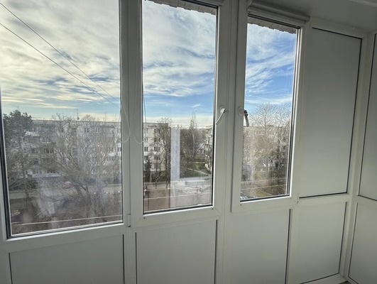 Продам трехкомнатную (3-комн.) квартиру, Крымских Партизан ул, 21, Симферополь г