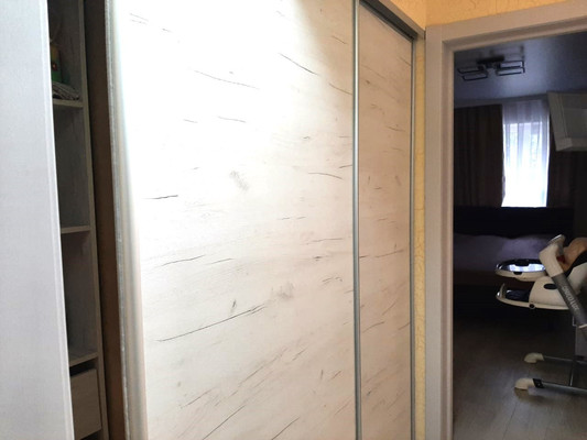 Продам трехкомнатную (3-комн.) квартиру, Октябрьская ул, 108, Тихорецк г