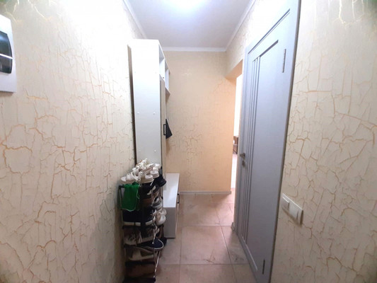 Продам трехкомнатную (3-комн.) квартиру, Октябрьская ул, 108, Тихорецк г