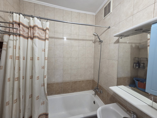 Продам трехкомнатную (3-комн.) квартиру, Оружейный пер, 11/2, Ростов-на-Дону г