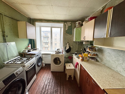 Продам комнату в 5-комн. квартире, Танкиста Хрустицкого ул, 106а, Санкт-Петербург г