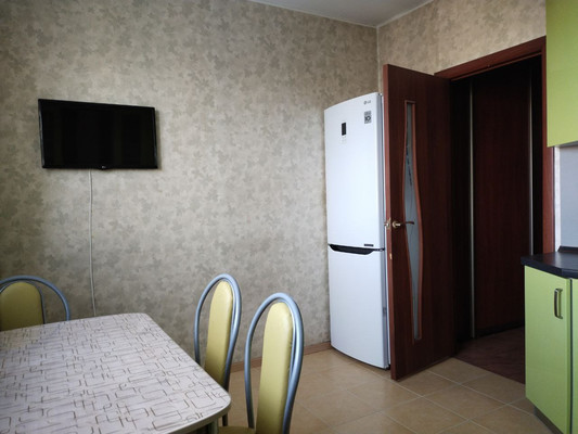 Продам трехкомнатную (3-комн.) квартиру, Побратимов ул, 11, Люберцы г