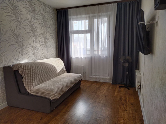 Продам трехкомнатную (3-комн.) квартиру, Побратимов ул, 11, Люберцы г