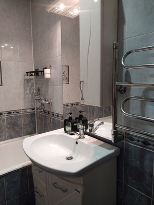 Продам трехкомнатную (3-комн.) квартиру, Побратимов ул, 11, Люберцы г