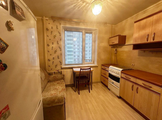 Продам однокомнатную (1-комн.) квартиру, Гагарина ул, 122, Чехов г