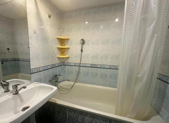 Продам однокомнатную (1-комн.) квартиру, Гагарина ул, 122, Чехов г