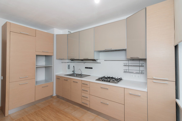 Продам трехкомнатную (3-комн.) квартиру, Строителей ул, 93к2, Ханты-Мансийск г