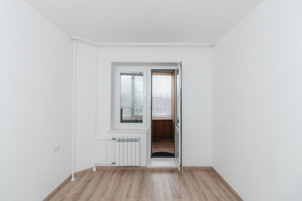 Продам трехкомнатную (3-комн.) квартиру, Строителей ул, 93к2, Ханты-Мансийск г