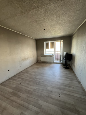 Продам однокомнатную (1-комн.) квартиру, Славянская ул, 5, Коммунар г