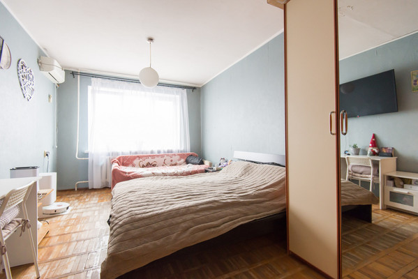 Продам двухкомнатную (2-комн.) квартиру, Юфимцева ул, 12к1, Ростов-на-Дону г