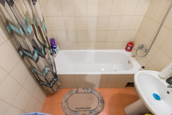 Продам двухкомнатную (2-комн.) квартиру, Юфимцева ул, 12к1, Ростов-на-Дону г