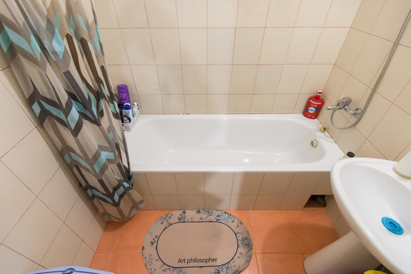 Продам двухкомнатную (2-комн.) квартиру, Юфимцева ул, 12к1, Ростов-на-Дону г