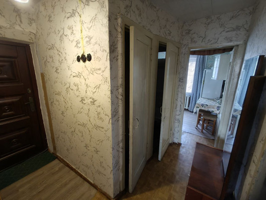 Продам трехкомнатную (3-комн.) квартиру, Черноморская ул, 81, Кропоткин г