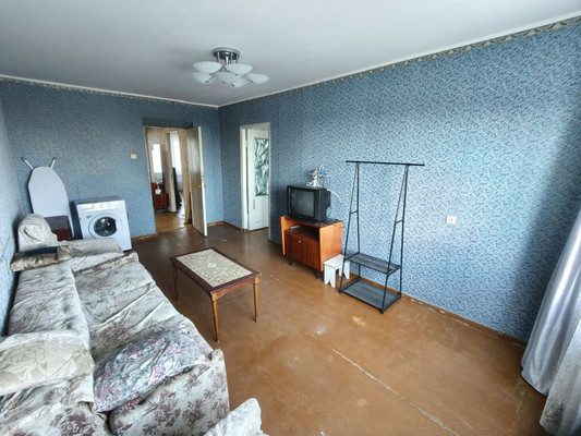 Продам трехкомнатную (3-комн.) квартиру, Черноморская ул, 81, Кропоткин г