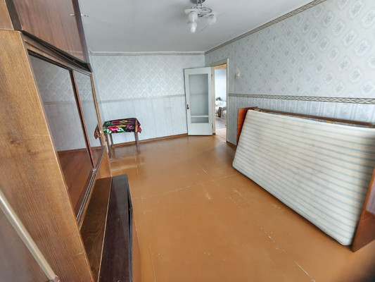 Продам трехкомнатную (3-комн.) квартиру, Черноморская ул, 81, Кропоткин г