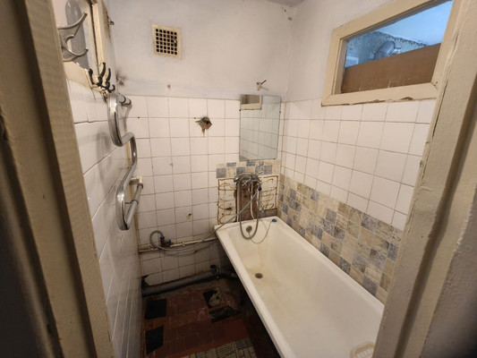 Продам трехкомнатную (3-комн.) квартиру, Черноморская ул, 81, Кропоткин г