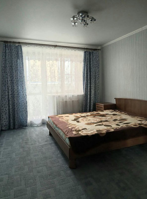 Продам трехкомнатную (3-комн.) квартиру, Вишневая ул, 21к2, Рожок д