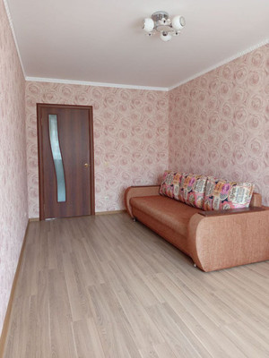 Продам трехкомнатную (3-комн.) квартиру, Вишневая ул, 21к2, Рожок д