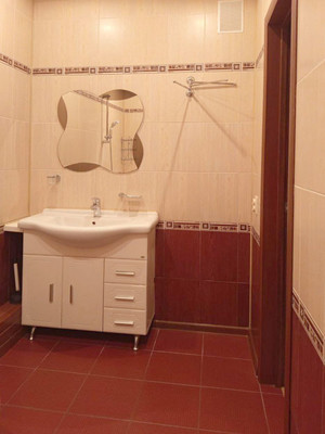 Продам трехкомнатную (3-комн.) квартиру, Вишневая ул, 21к2, Рожок д