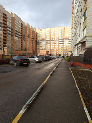 Продам трехкомнатную (3-комн.) квартиру, Вишневая ул, 21к2, Рожок д