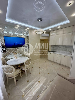 Продам трехкомнатную (3-комн.) квартиру, Новодмитровская ул, 2к6, Москва г