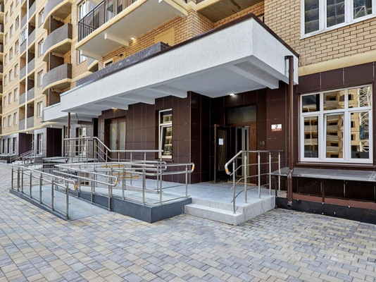 Продам трехкомнатную (3-комн.) квартиру, им. Петра Метальникова ул, 36, Краснодар г