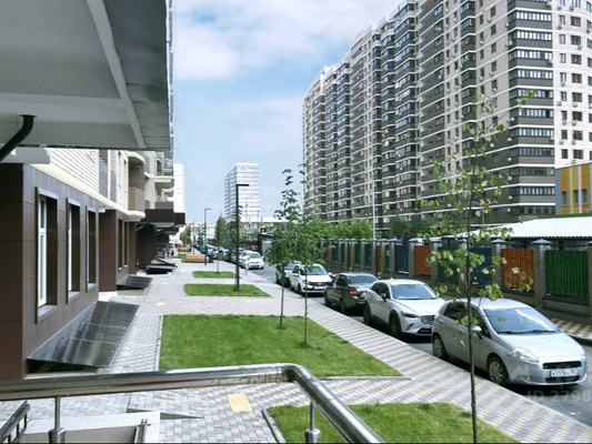 Продам трехкомнатную (3-комн.) квартиру, им. Петра Метальникова ул, 36, Краснодар г