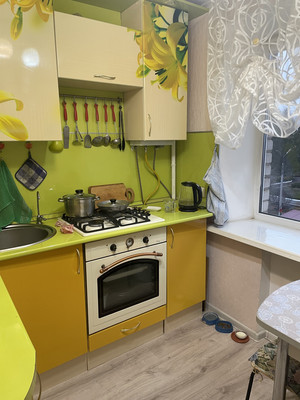 Продам трехкомнатную (3-комн.) квартиру, Садовое Кольцо ул, 34, Октябрьский г