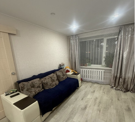 Продам двухкомнатную (2-комн.) квартиру, 35-й мкр, 11, Октябрьский г