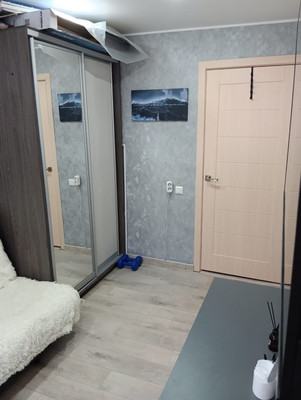 Продам двухкомнатную (2-комн.) квартиру, 35-й мкр, 11, Октябрьский г